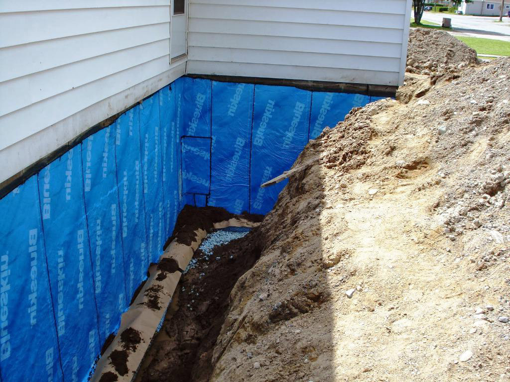 installing damp proof wall membrane